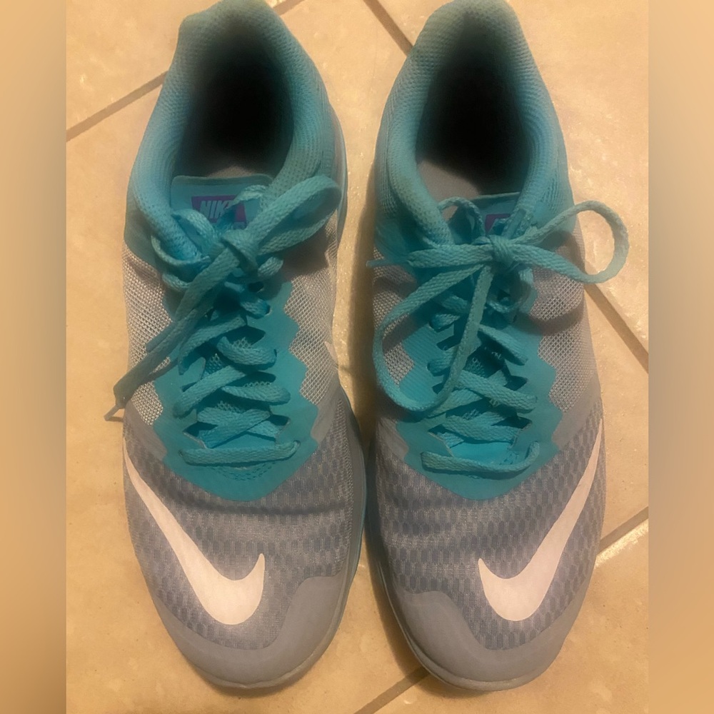 Nike FS lite run 3 Womens Athletic Shoes 9.5
